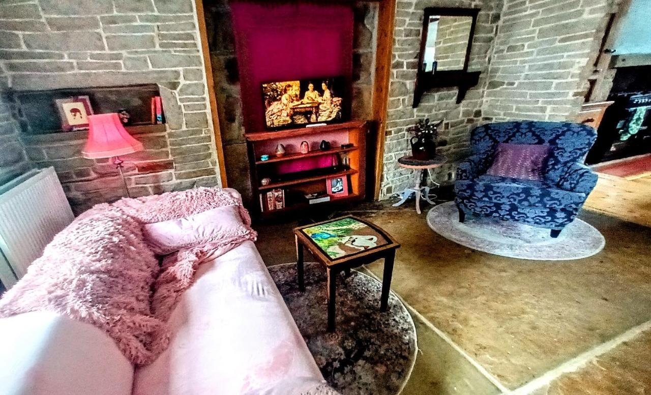 4 Bedroom Period Townhouse In The Heart Of Hebden Hebden Bridge Kültér fotó
