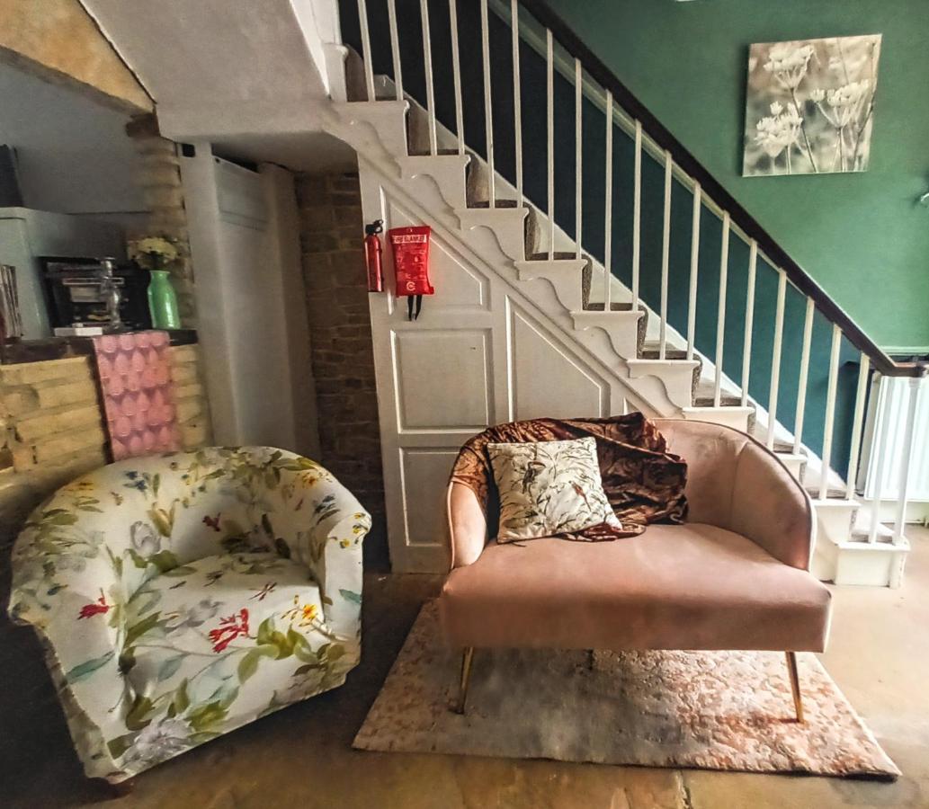 4 Bedroom Period Townhouse In The Heart Of Hebden Hebden Bridge Kültér fotó