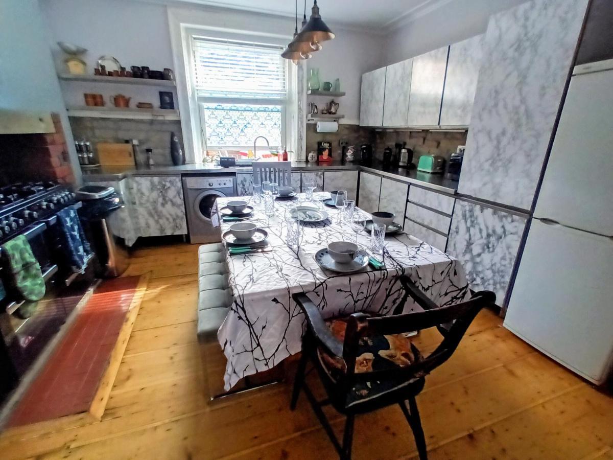 4 Bedroom Period Townhouse In The Heart Of Hebden Hebden Bridge Kültér fotó