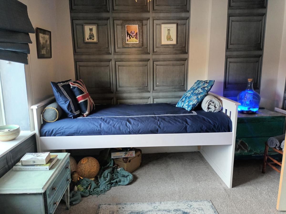 4 Bedroom Period Townhouse In The Heart Of Hebden Hebden Bridge Kültér fotó